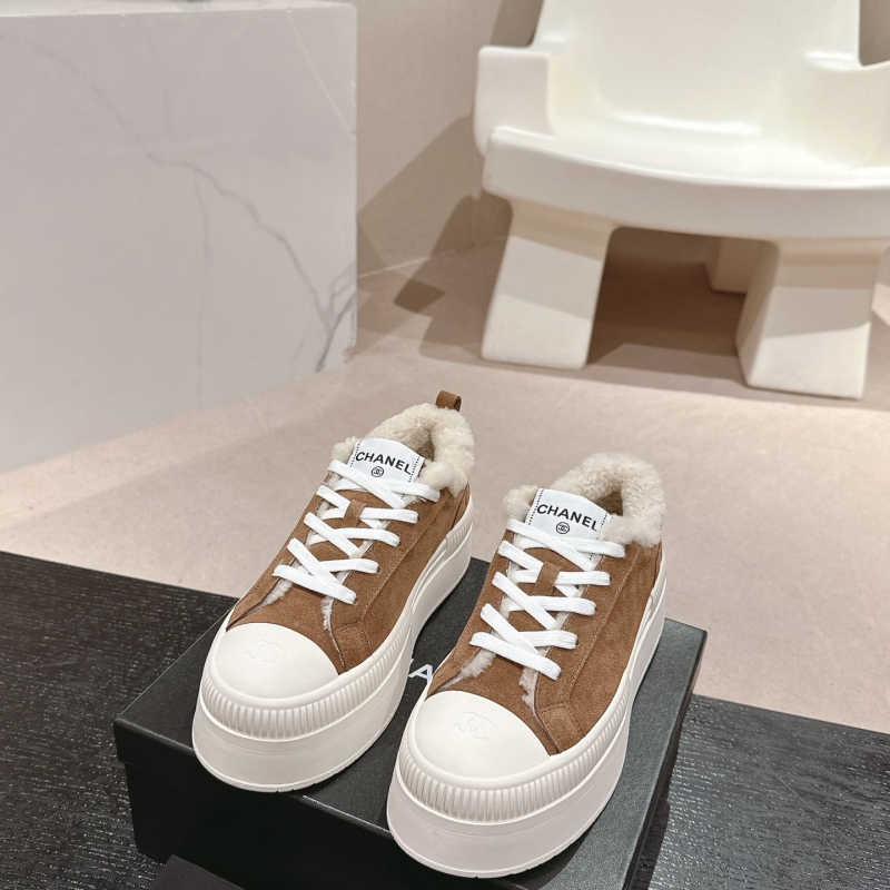 Ch**el sport shoes